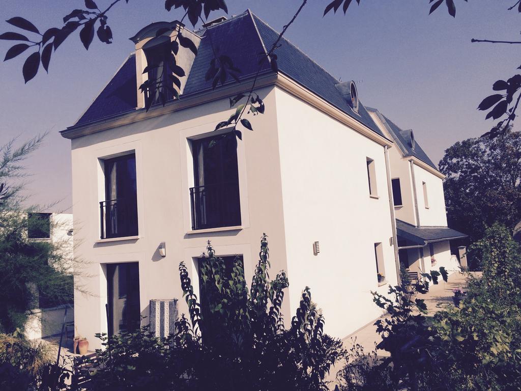 Maison d'hôtes Les Coudreaux Rueil-Malmaison Exterior foto